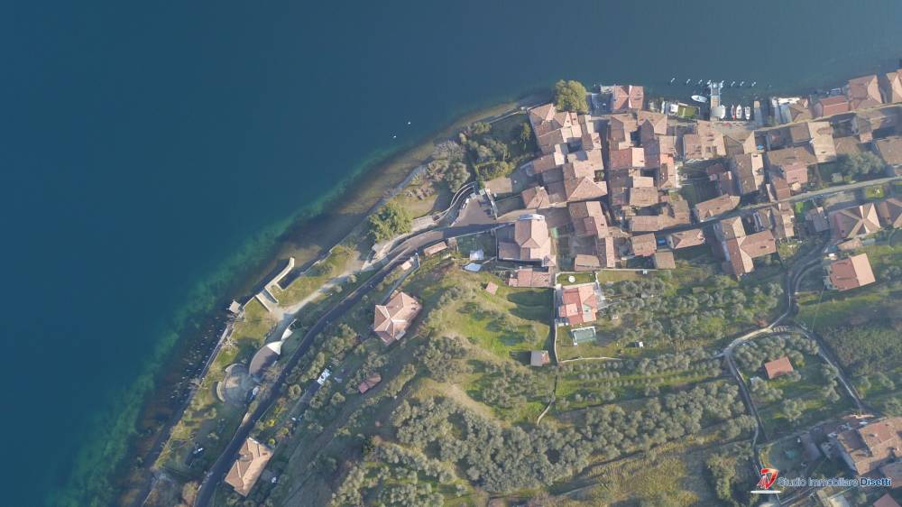attico in vendita a Monte Isola in zona Carzano