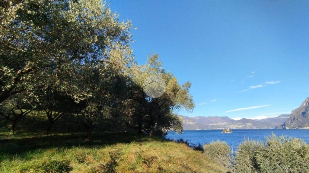 casale in vendita a Monte Isola in zona Carzano