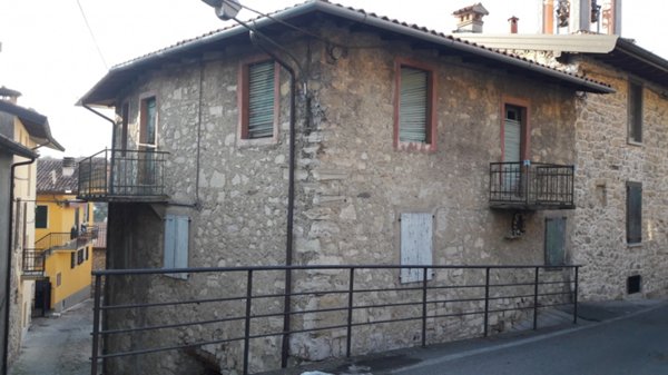 appartamento in vendita a Monte Isola in zona Senzano