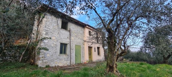 casa indipendente in vendita a Monte Isola in zona Olzano