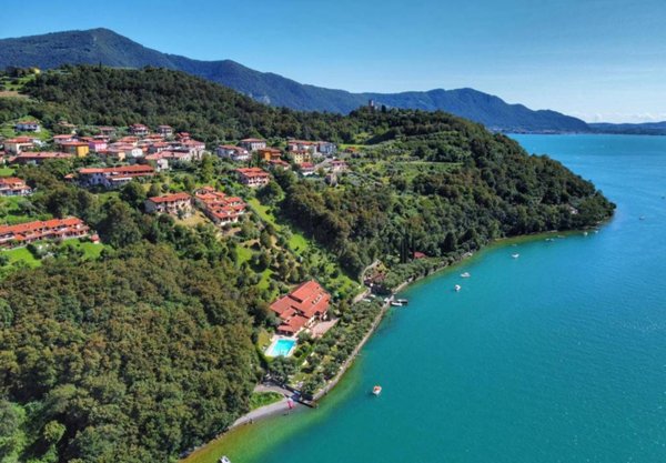 appartamento in vendita a Monte Isola in zona Menzino