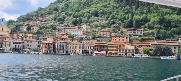 casa indipendente in vendita a Monte Isola in zona Peschiera Maraglio