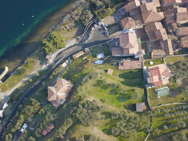 terreno edificabile in vendita a Monte Isola in zona Carzano