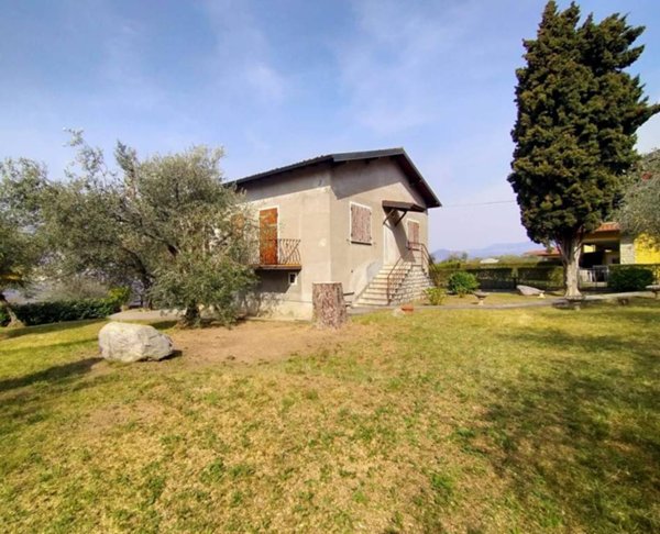 casa indipendente in vendita a Monte Isola in zona Siviano
