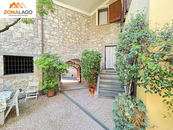 casa indipendente in vendita a Monte Isola in zona Siviano