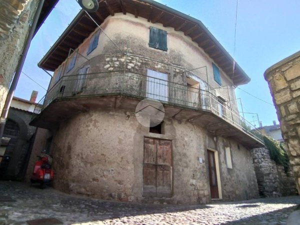 casa indipendente in vendita a Monte Isola in zona Masse