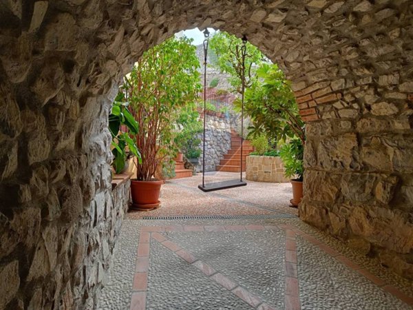 casa indipendente in vendita a Monte Isola in zona Siviano