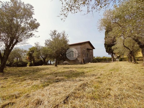 casa indipendente in vendita a Monte Isola in zona Siviano