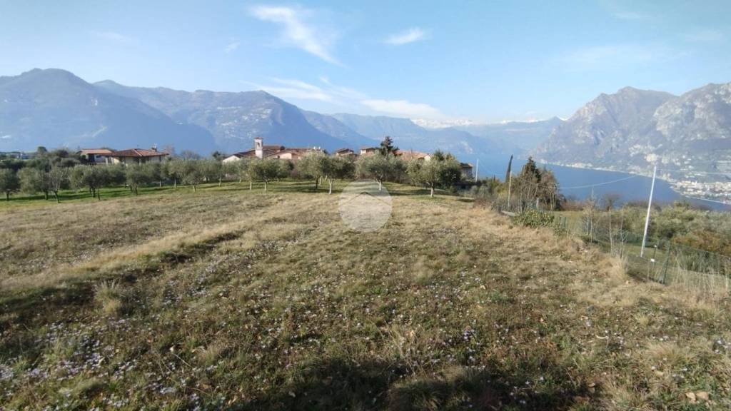 casa indipendente in vendita a Monte Isola in zona Masse