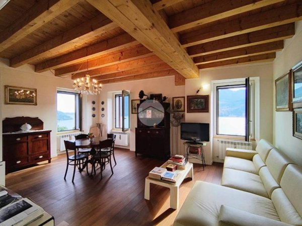 appartamento in vendita a Monte Isola in zona Siviano