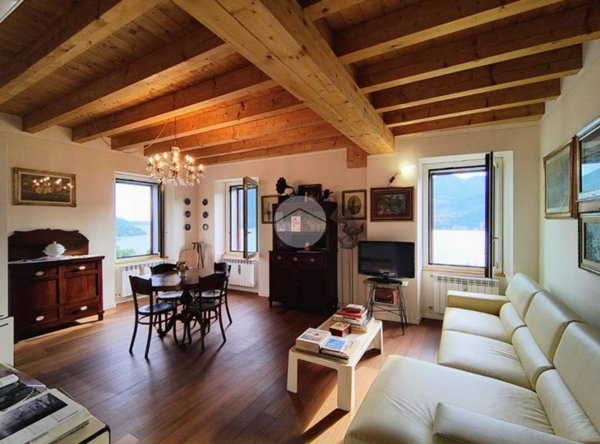 appartamento in vendita a Monte Isola in zona Siviano