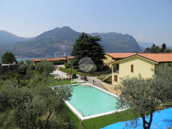 appartamento in vendita a Monte Isola in zona Menzino