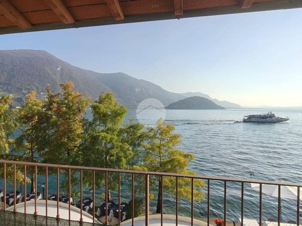 appartamento in vendita a Monte Isola in zona Peschiera Maraglio