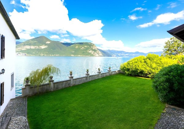 casa indipendente in vendita a Monte Isola in zona Siviano