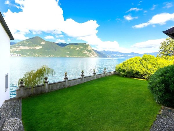 casa indipendente in vendita a Monte Isola in zona Siviano