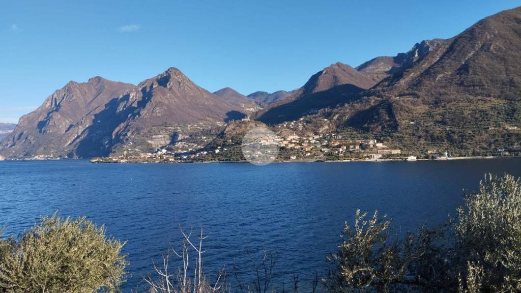 casale in vendita a Monte Isola in zona Carzano