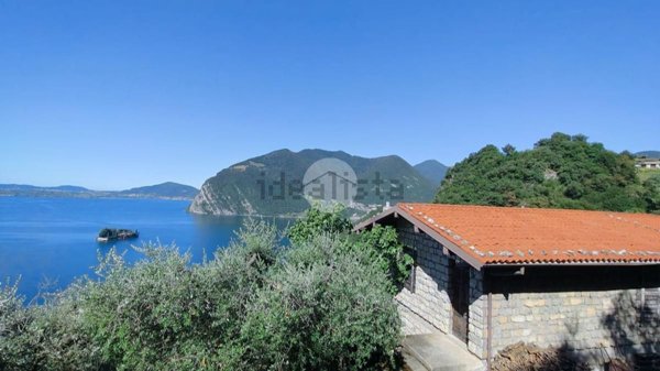 casa indipendente in vendita a Monte Isola