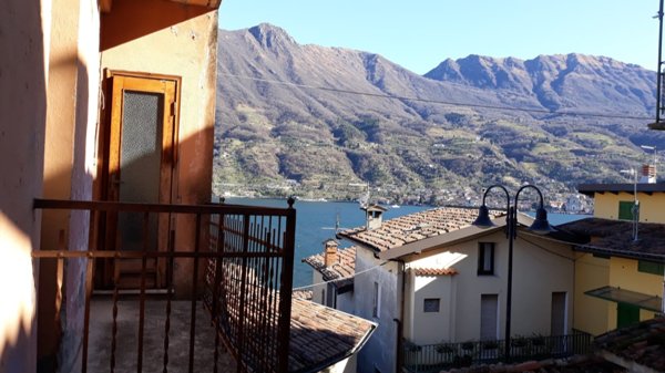 appartamento in vendita a Monte Isola in zona Carzano