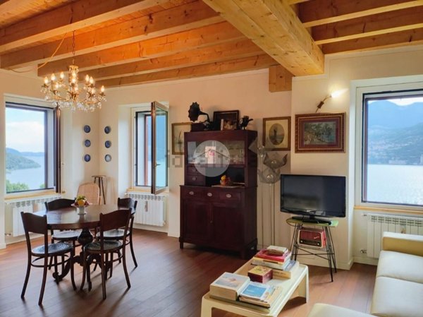 appartamento in vendita a Monte Isola in zona Siviano