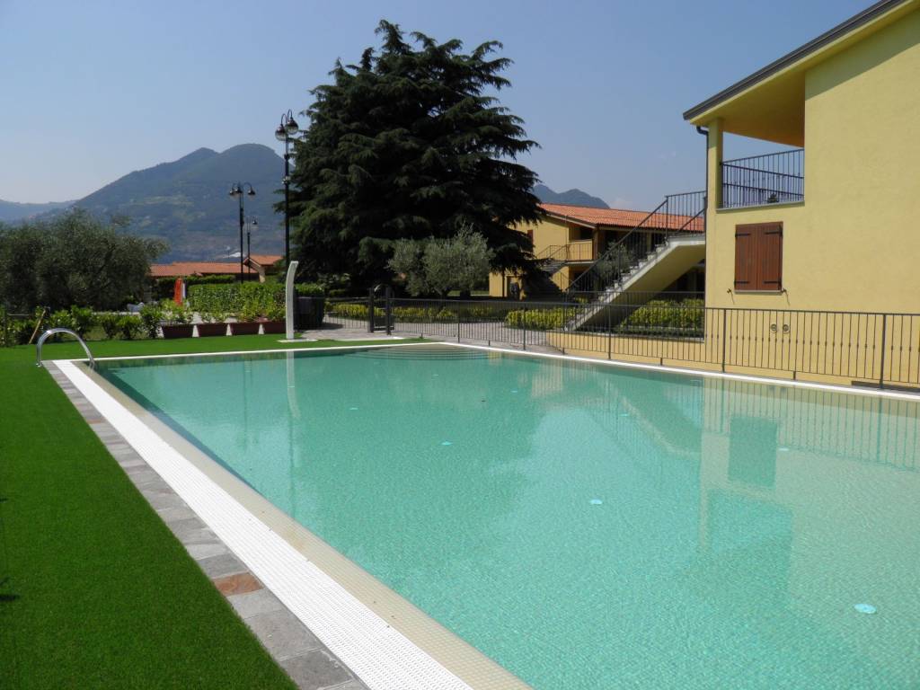 appartamento in vendita a Monte Isola in zona Menzino