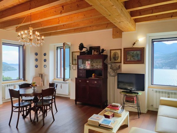 appartamento in vendita a Monte Isola in zona Siviano