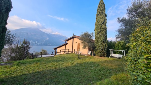 casa indipendente in vendita a Monte Isola