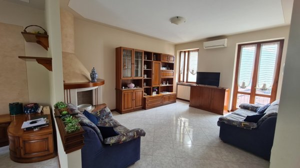 appartamento in vendita a Monte Isola in zona Menzino