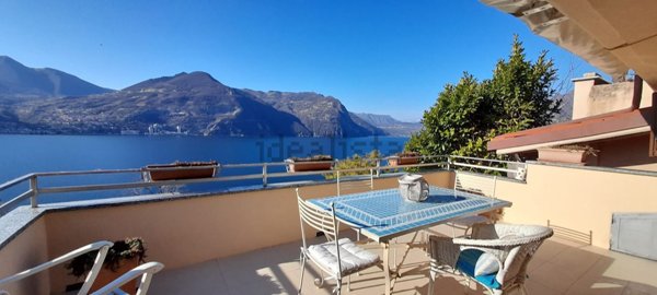 appartamento in vendita a Monte Isola in zona Menzino