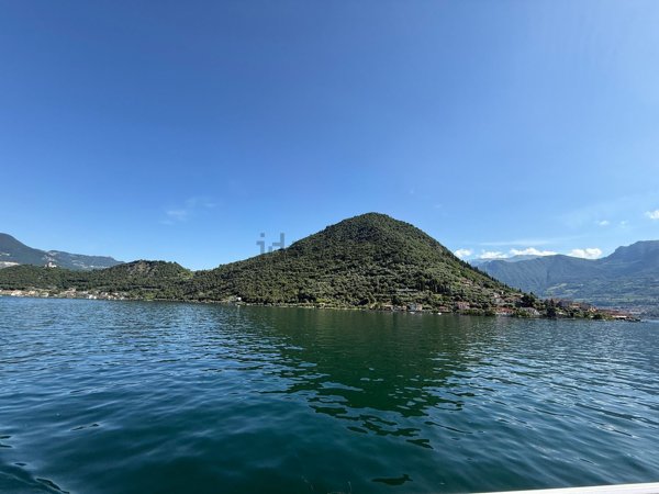 casa indipendente in vendita a Monte Isola in zona Siviano