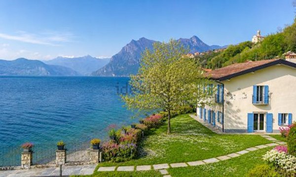 casa indipendente in vendita a Monte Isola in zona Siviano