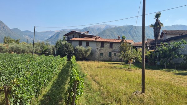 appartamento in vendita a Monte Isola in zona Olzano