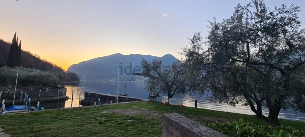 appartamento in vendita a Monte Isola in zona Menzino