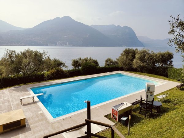 appartamento in vendita a Monte Isola in zona Menzino