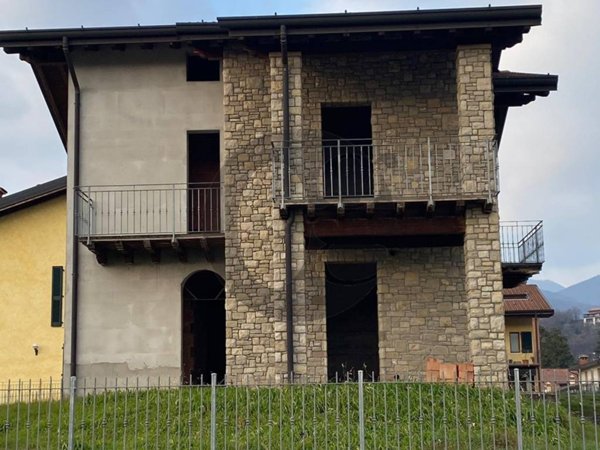 casa indipendente in vendita a Monticelli Brusati