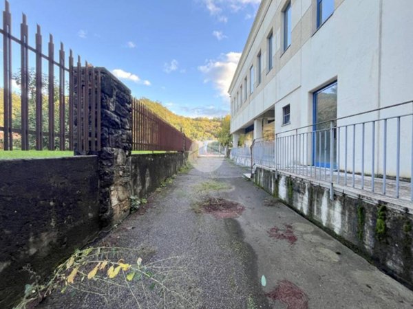 ufficio in vendita a Monticelli Brusati