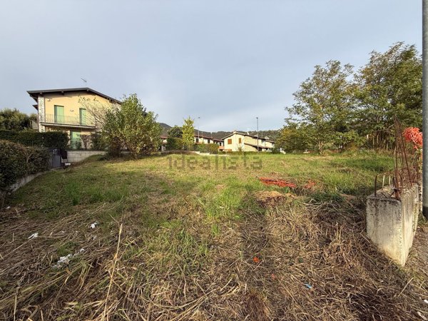 terreno edificabile in vendita a Monticelli Brusati
