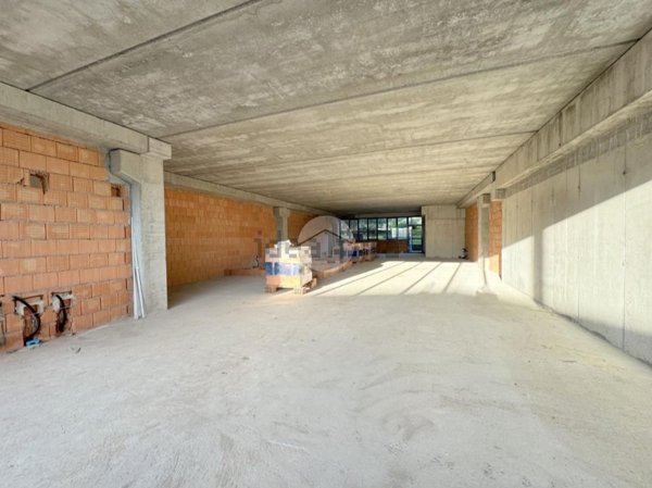 ufficio in vendita a Monticelli Brusati