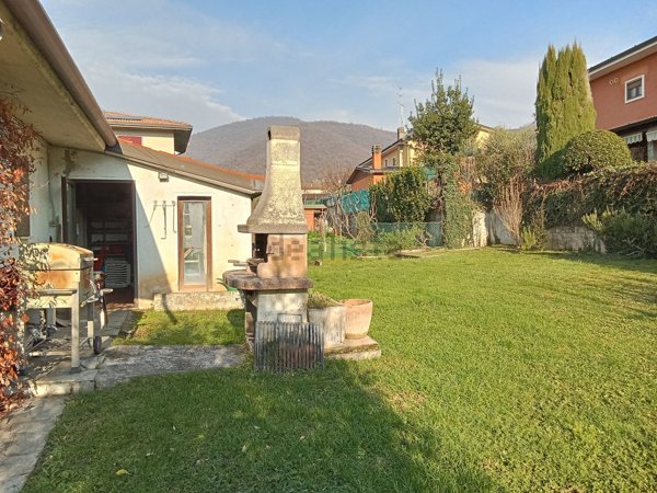 casa indipendente in vendita a Monticelli Brusati