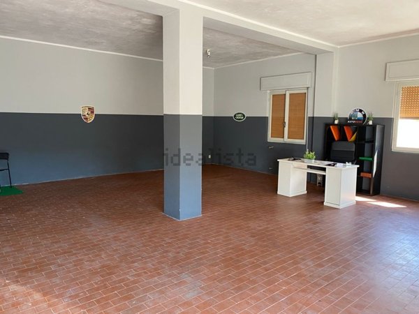 locale commerciale in vendita a Monticelli Brusati