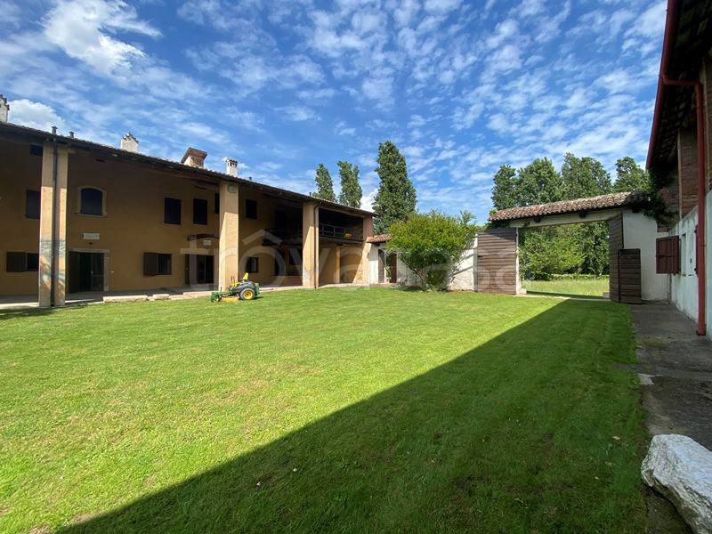 casa indipendente in vendita a Montichiari