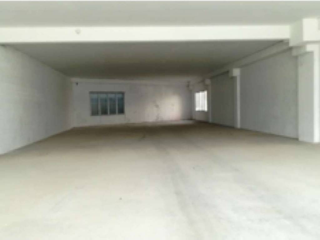 locale commerciale in vendita a Montichiari