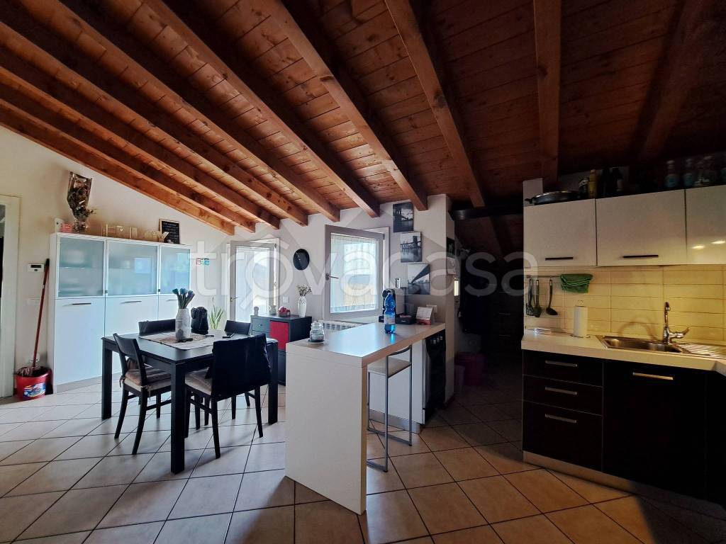 appartamento in vendita a Montichiari in zona Fascia D'oro
