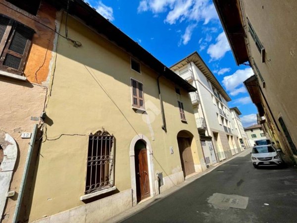 casa indipendente in vendita a Montichiari in zona Rò