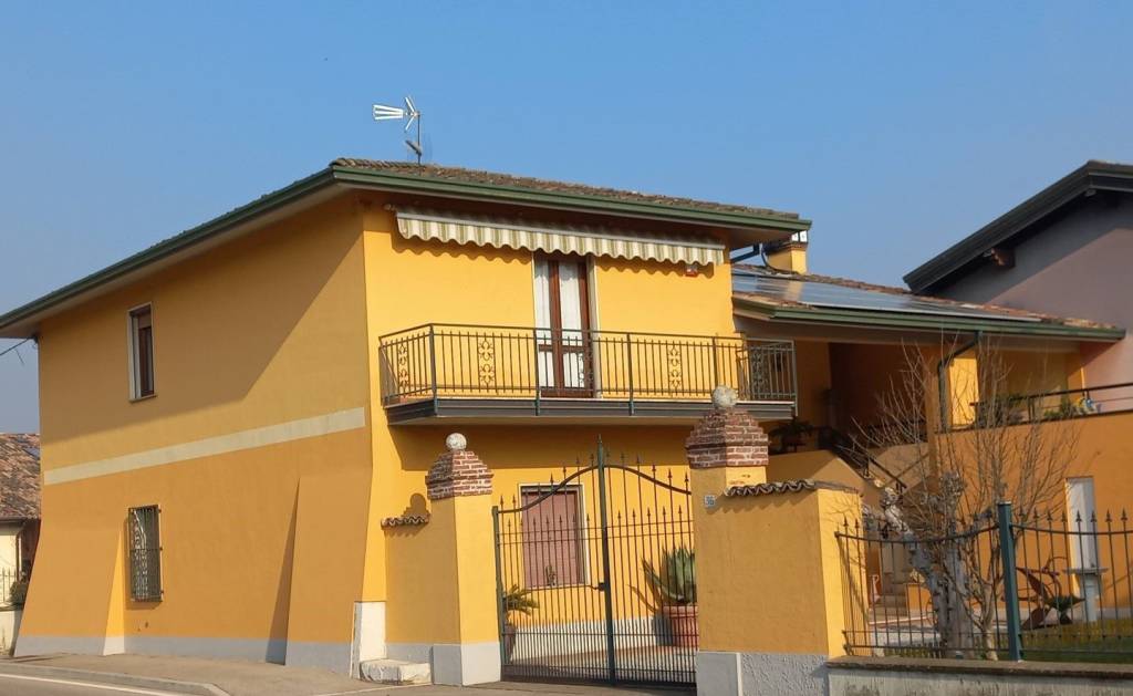 casa indipendente in vendita a Montichiari