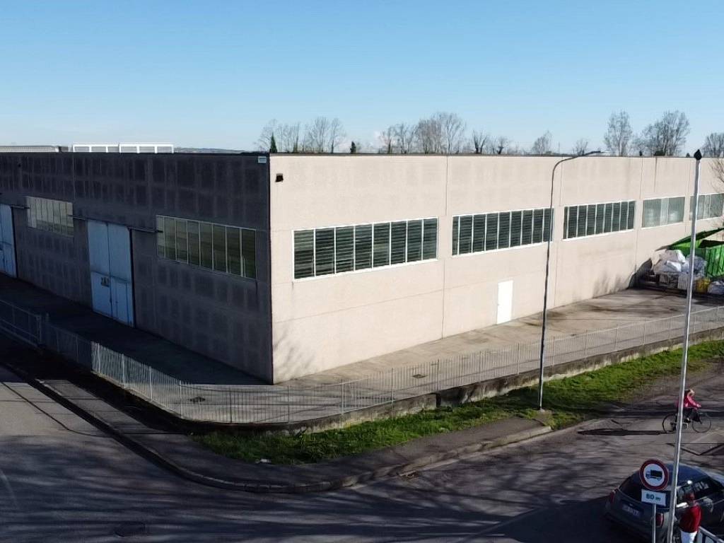 locale commerciale in vendita a Montichiari in zona Vighizzolo