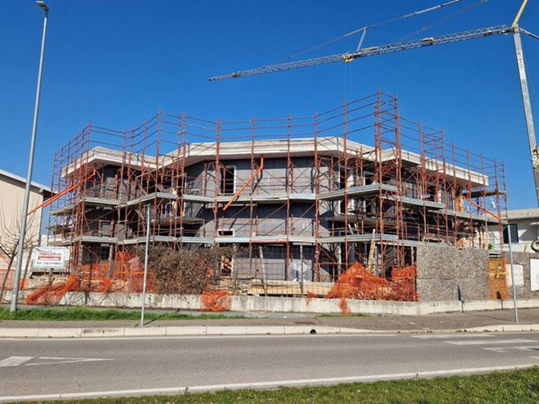 appartamento in vendita a Montichiari in zona Rò