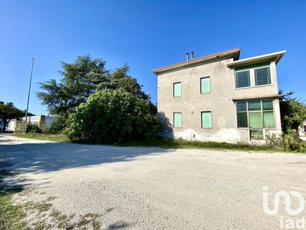 casa indipendente in vendita a Montichiari in zona Centro Storico