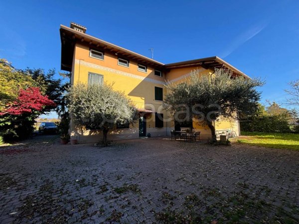 casa indipendente in vendita a Montichiari in zona Chiarini