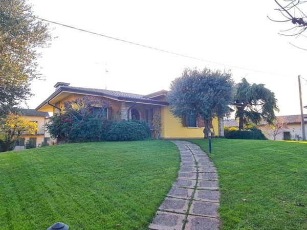 casa indipendente in vendita a Montichiari in zona Sant'Antonio