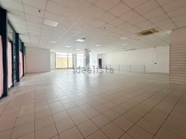 negozio in vendita a Montichiari
